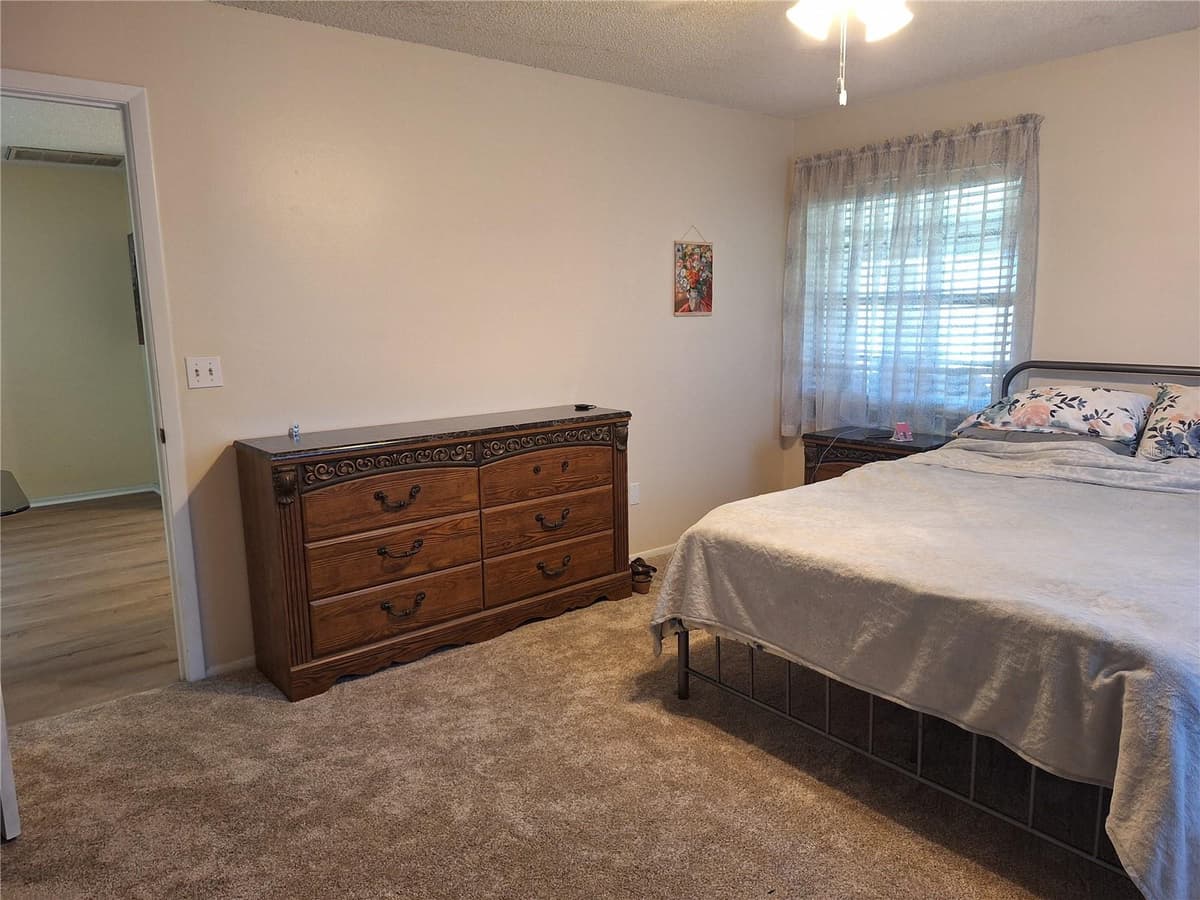 419 FALCON AVENUE — photo 3 of 8