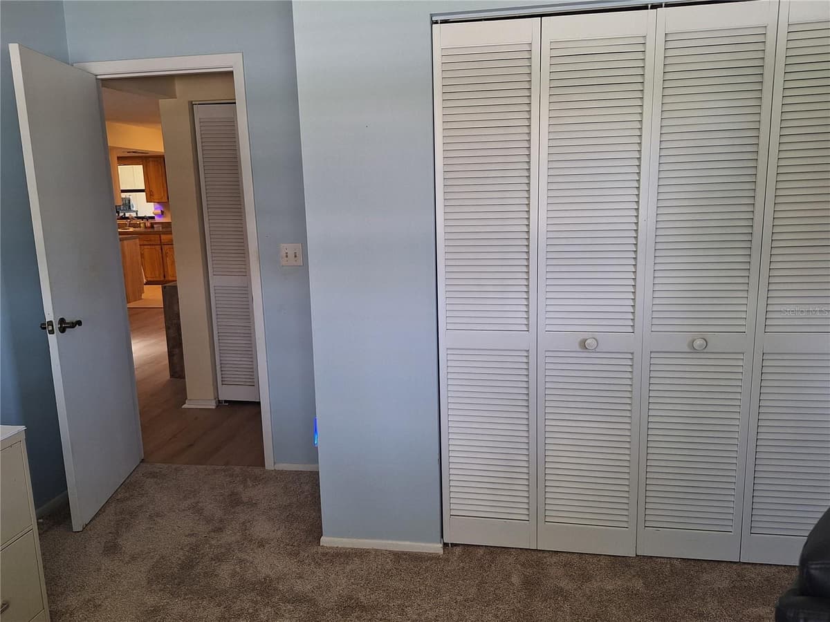 419 FALCON AVENUE — photo 4 of 8
