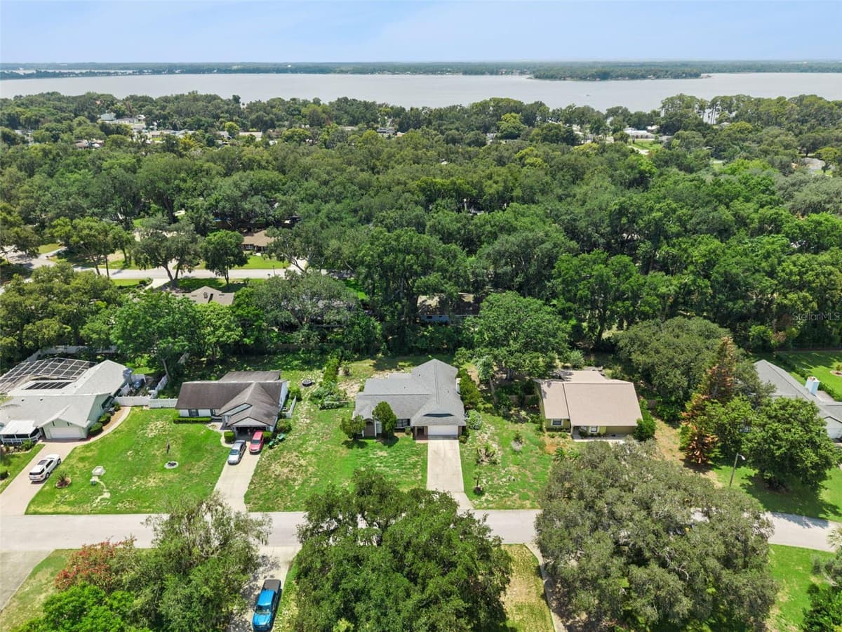 4160 WOOD DRIVE — photo 44 of 49