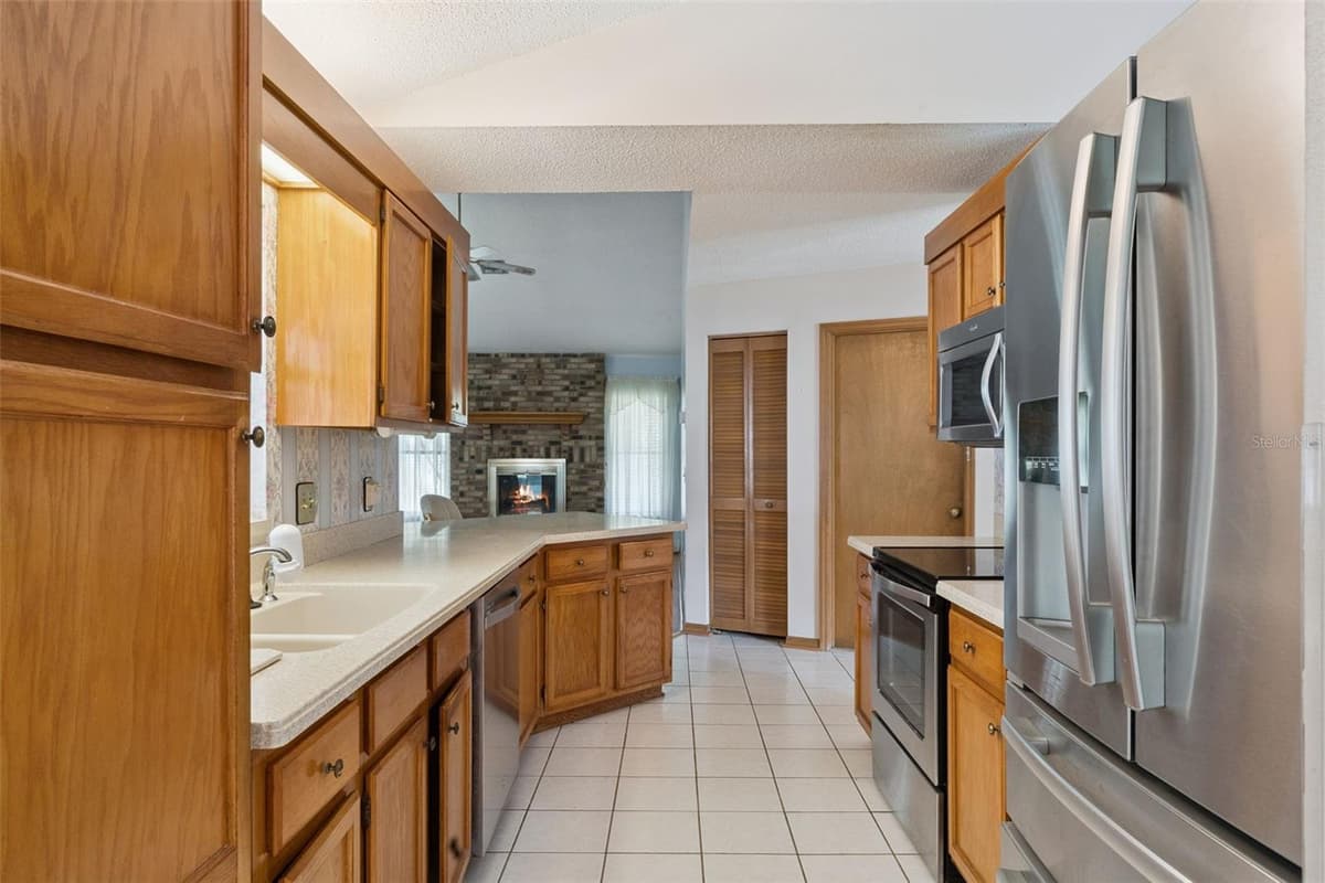 4160 WOOD DRIVE — photo 14 of 49