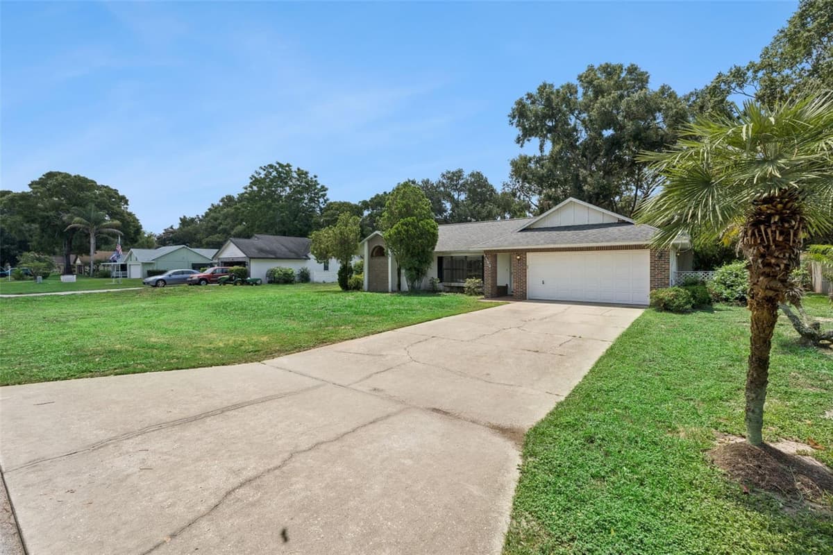 4160 WOOD DRIVE — photo 3 of 49