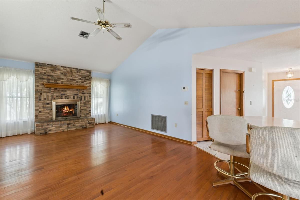 4160 WOOD DRIVE — photo 9 of 49