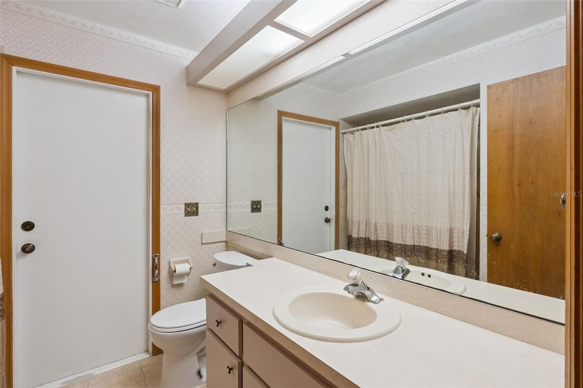 4160 WOOD DRIVE — photo 26 of 49