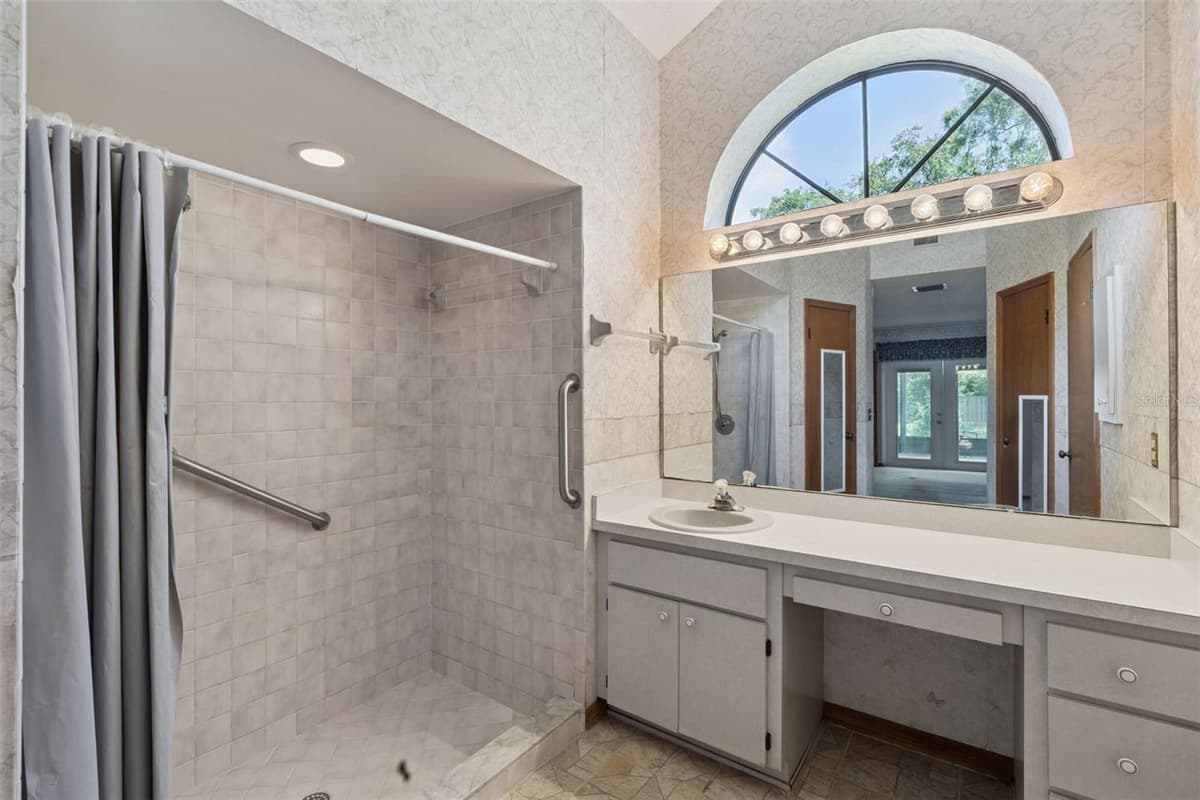 4160 WOOD DRIVE — photo 25 of 49