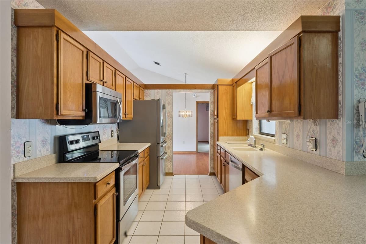 4160 WOOD DRIVE — photo 15 of 49