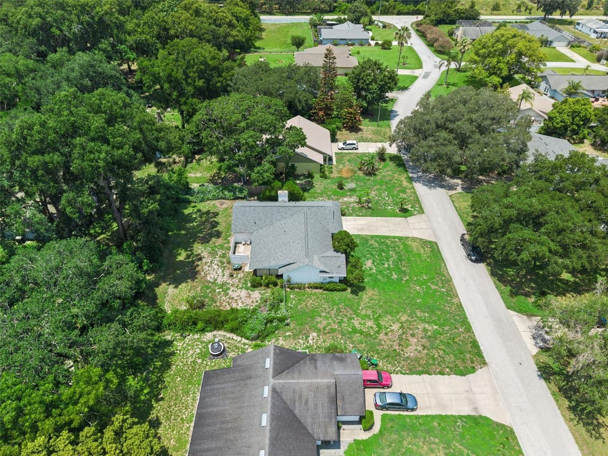 4160 WOOD DRIVE — photo 39 of 49