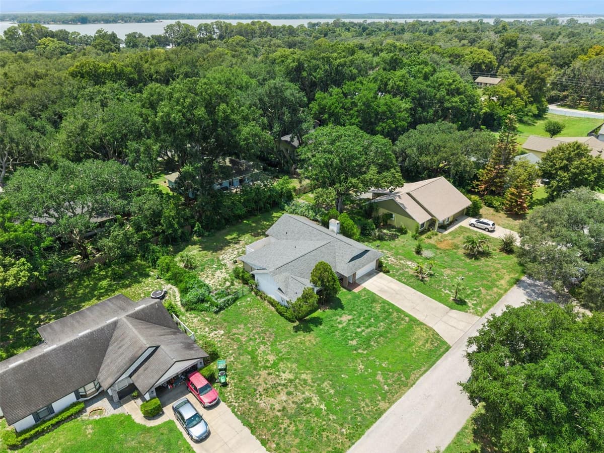 4160 WOOD DRIVE — photo 41 of 49