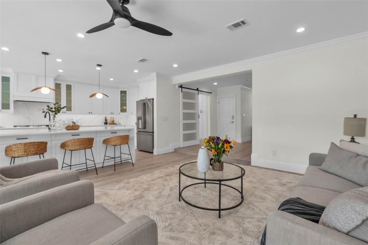 965 BRUCE AVENUE — photo 11 of 33
