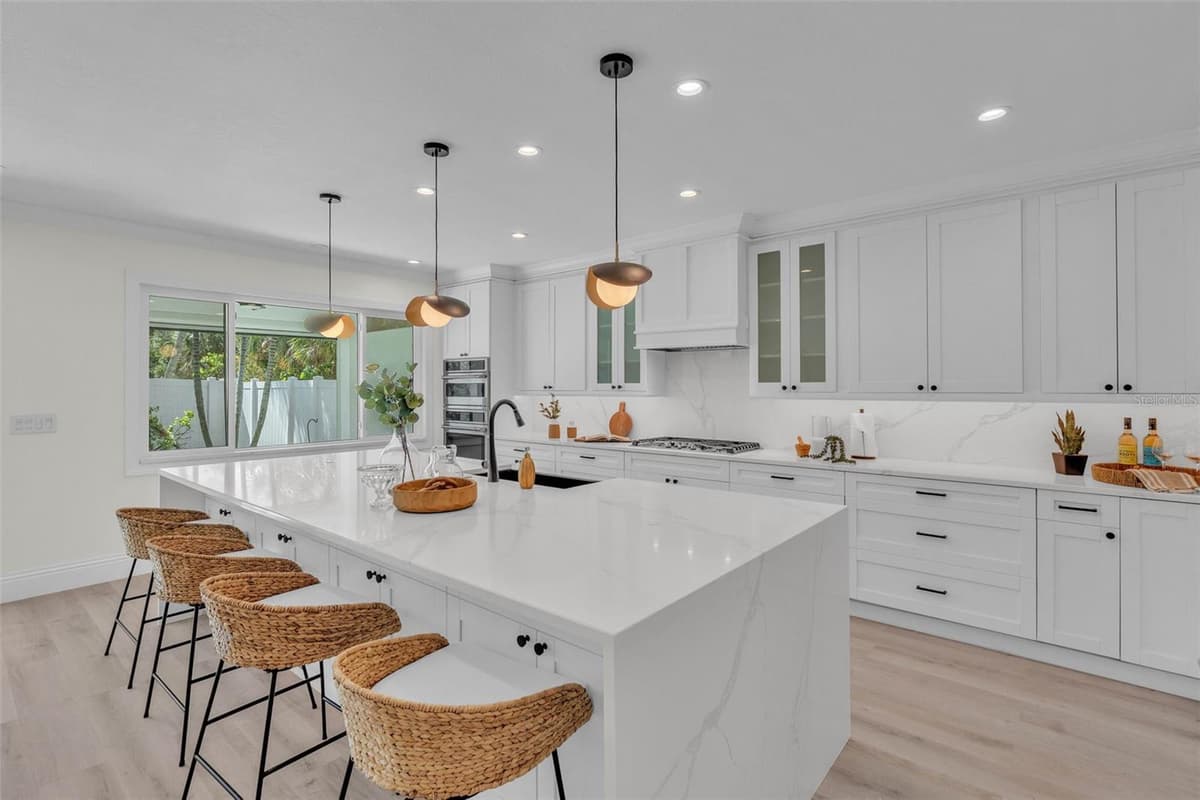 965 BRUCE AVENUE — photo 12 of 33