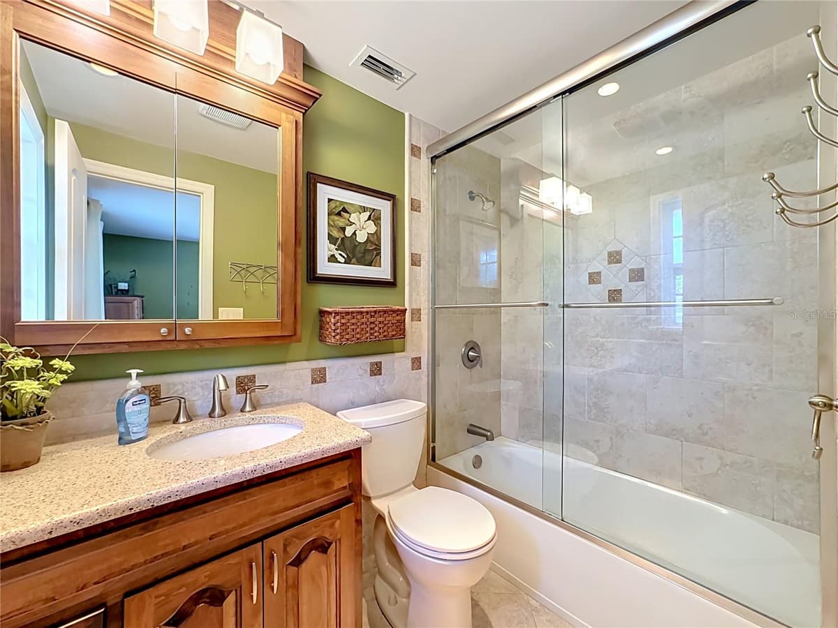 202 PEACOCK LANE — photo 20 of 66