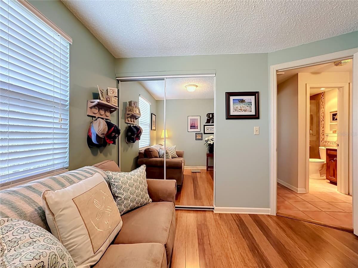 202 PEACOCK LANE — photo 21 of 66