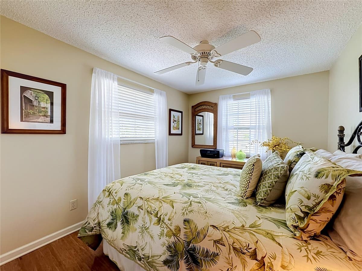 202 PEACOCK LANE — photo 19 of 66