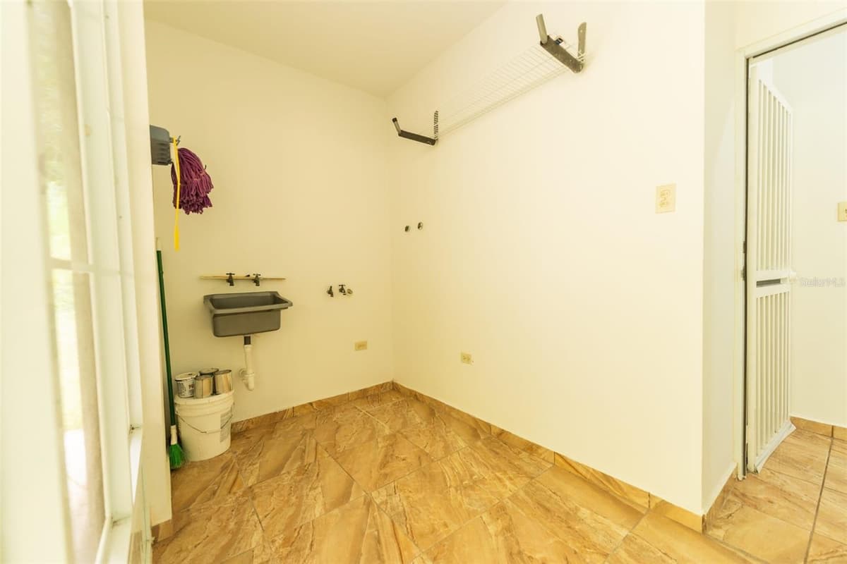 Carr 414 SECTOR LOS PUENTES — photo 21 of 28