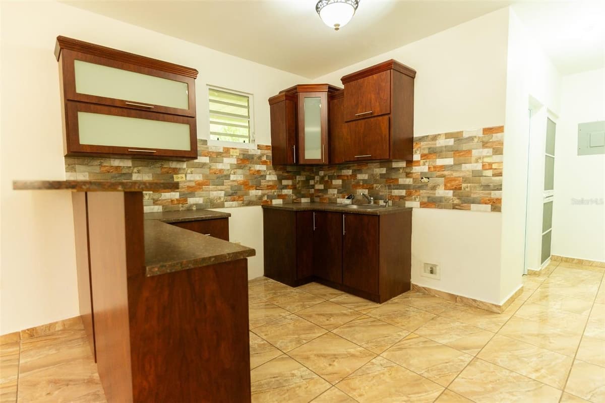 Carr 414 SECTOR LOS PUENTES — photo 7 of 28