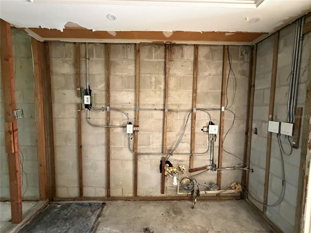 6000 21ST STREET — photo 15 of 29
