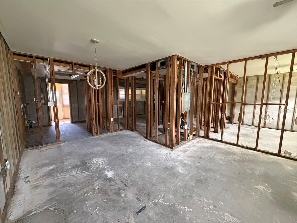 6000 21ST STREET — photo 13 of 29