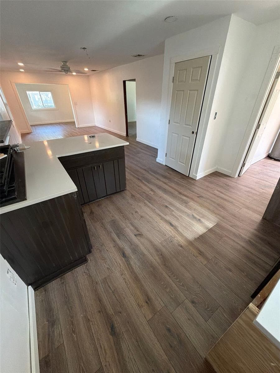 911 21ST STREET — photo 3 of 10