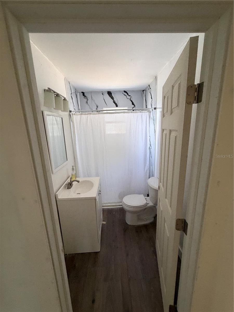 911 21ST STREET — photo 8 of 10