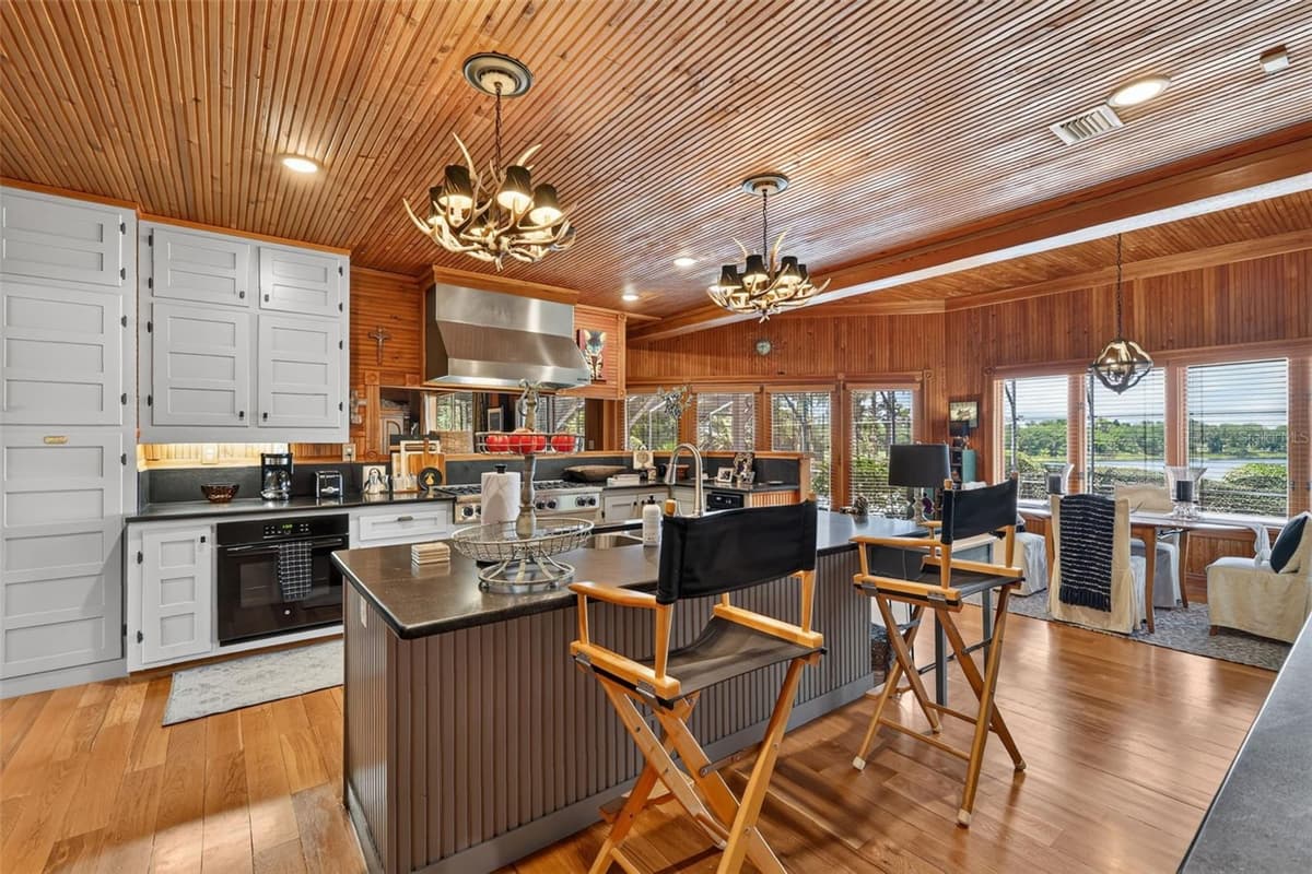 22625 LAKE SENECA ROAD — photo 17 of 62
