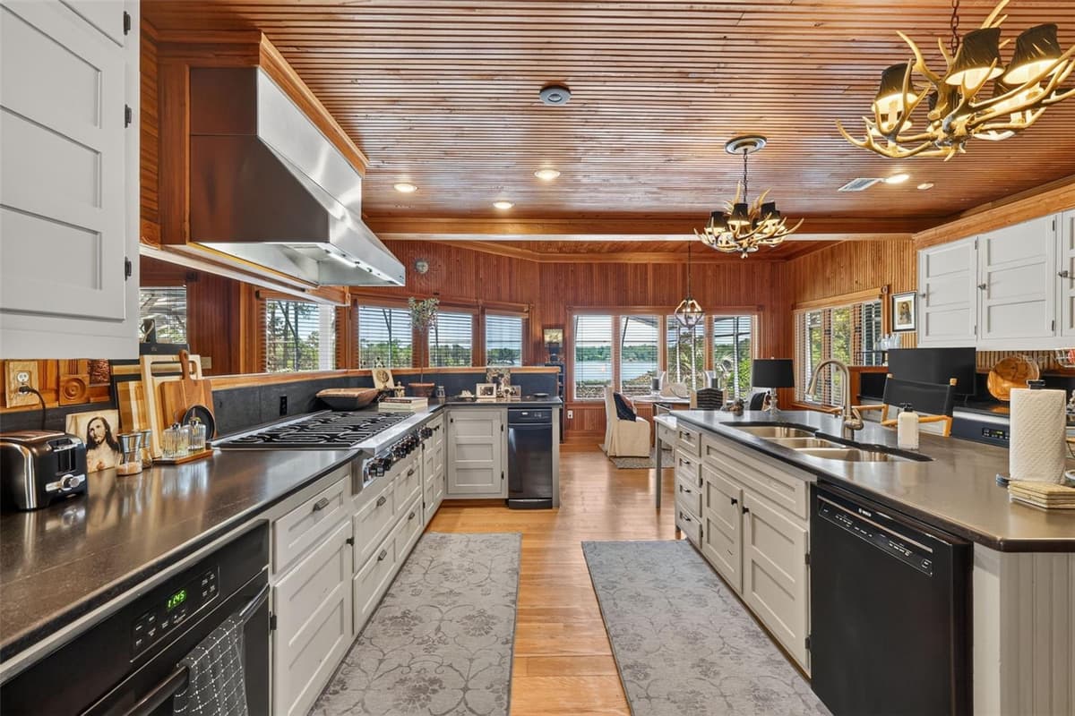 22625 LAKE SENECA ROAD — photo 19 of 62