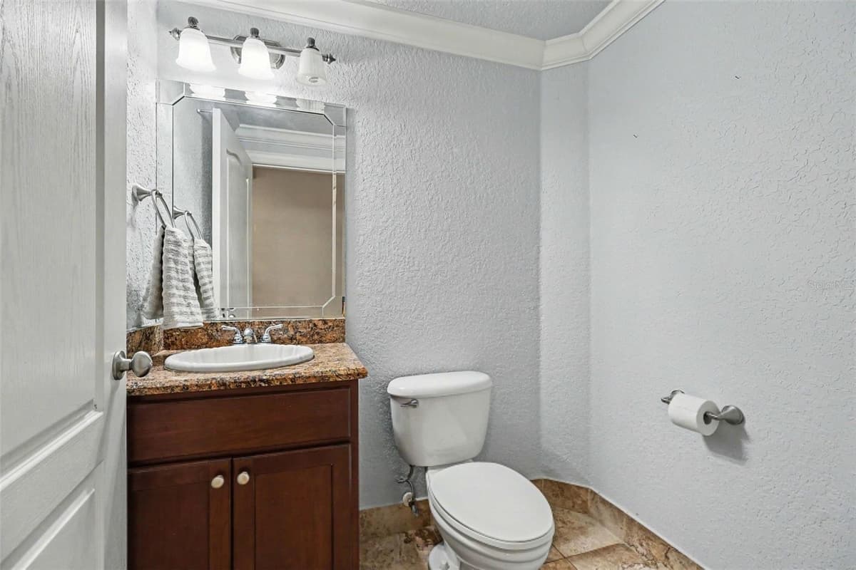 1380 ISABELLA DRIVE — photo 11 of 30