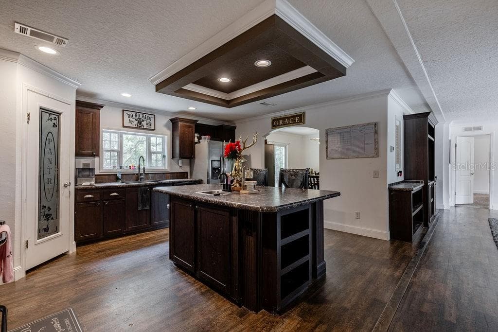 24821 OLD DEER ROAD — photo 7 of 40