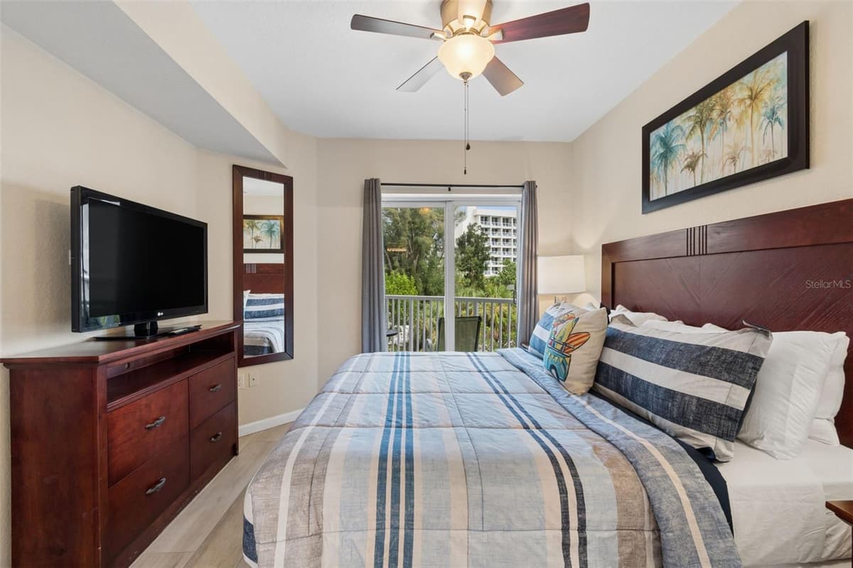 12000 GULF BOULEVARD — photo 26 of 64