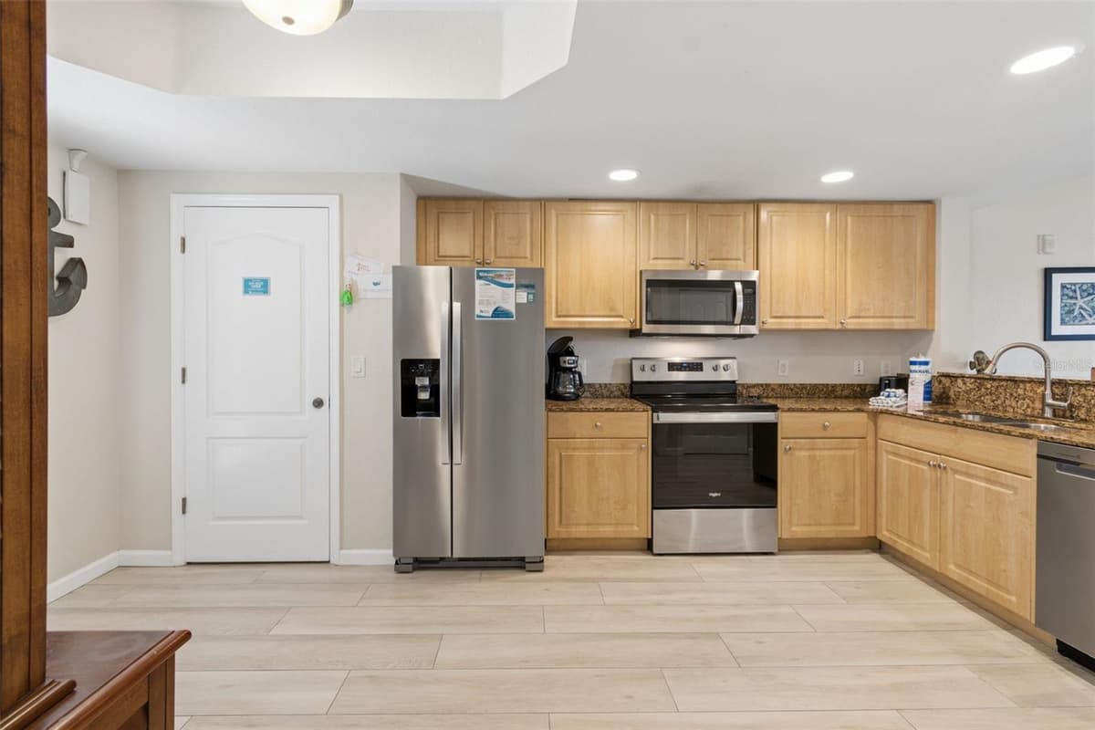 12000 GULF BOULEVARD — photo 13 of 64