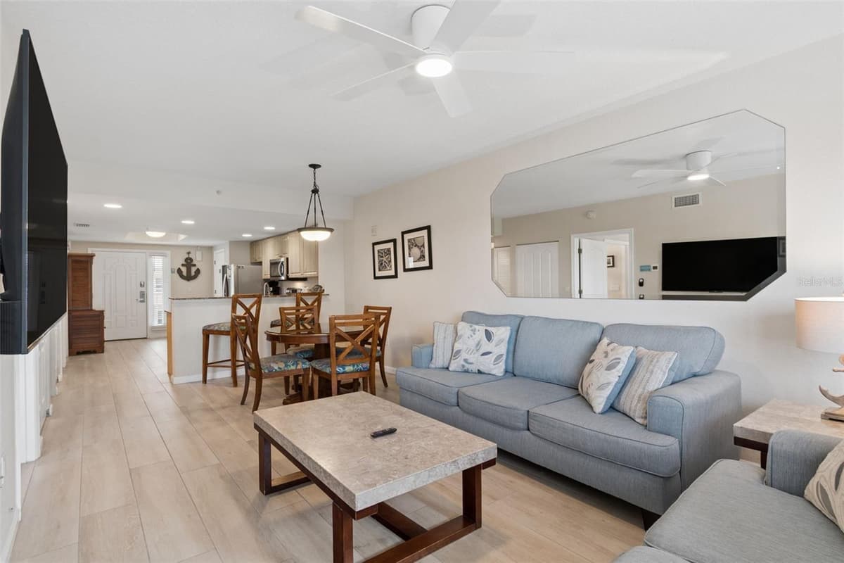 12000 GULF BOULEVARD — photo 21 of 64