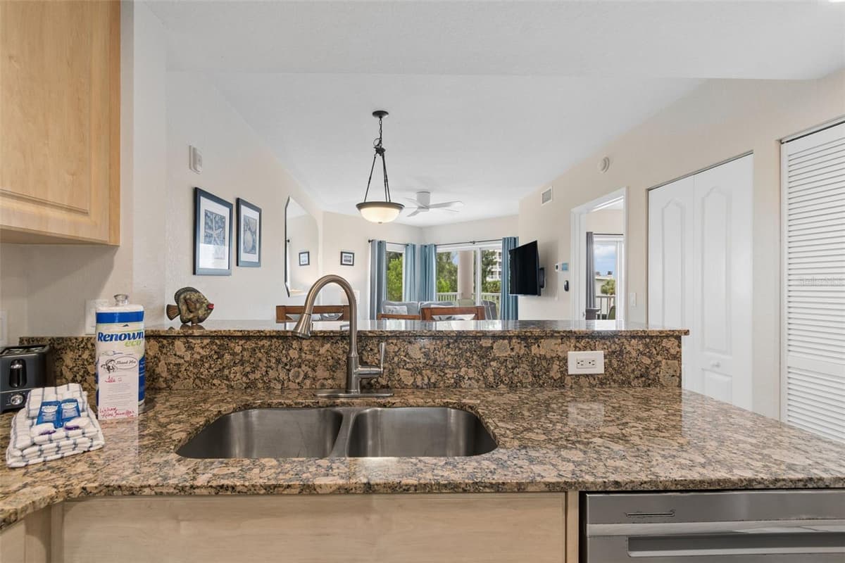 12000 GULF BOULEVARD — photo 17 of 64