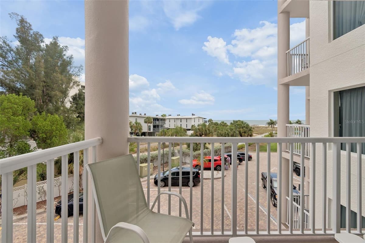 12000 GULF BOULEVARD — photo 23 of 64
