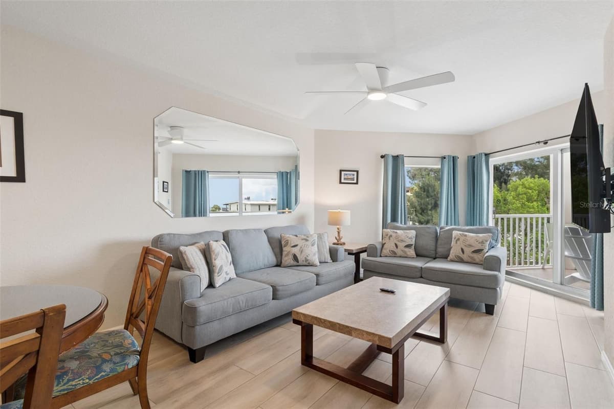 12000 GULF BOULEVARD — photo 20 of 64