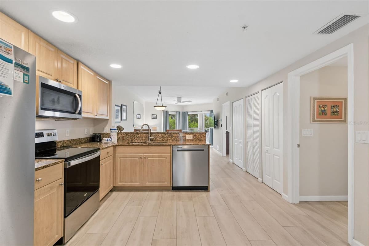 12000 GULF BOULEVARD — photo 15 of 64