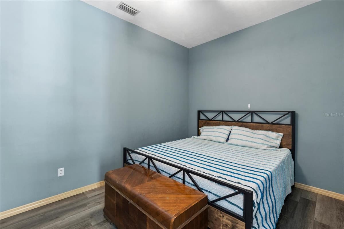 713 ERNEST DRIVE — photo 12 of 100