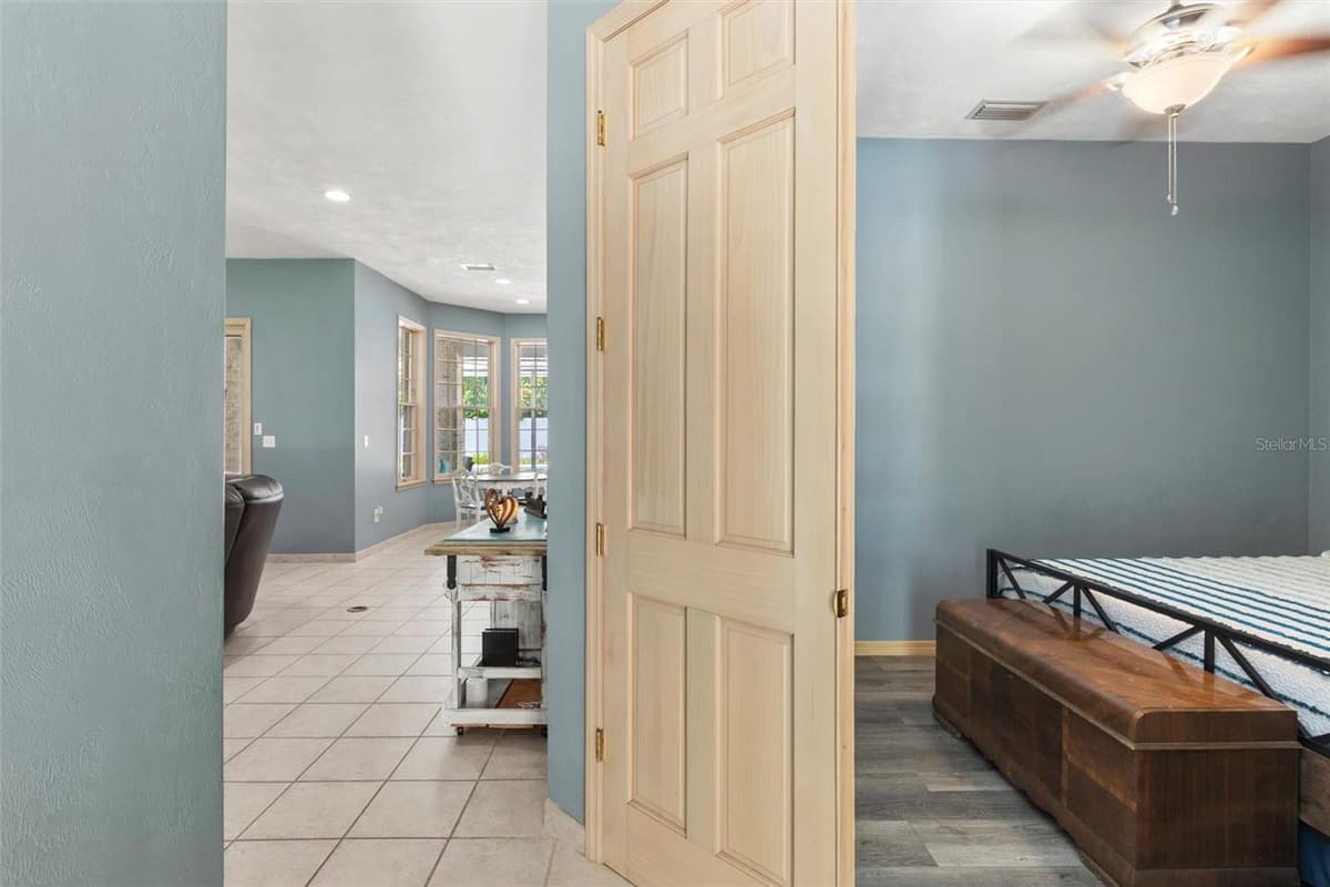 713 ERNEST DRIVE — photo 11 of 100