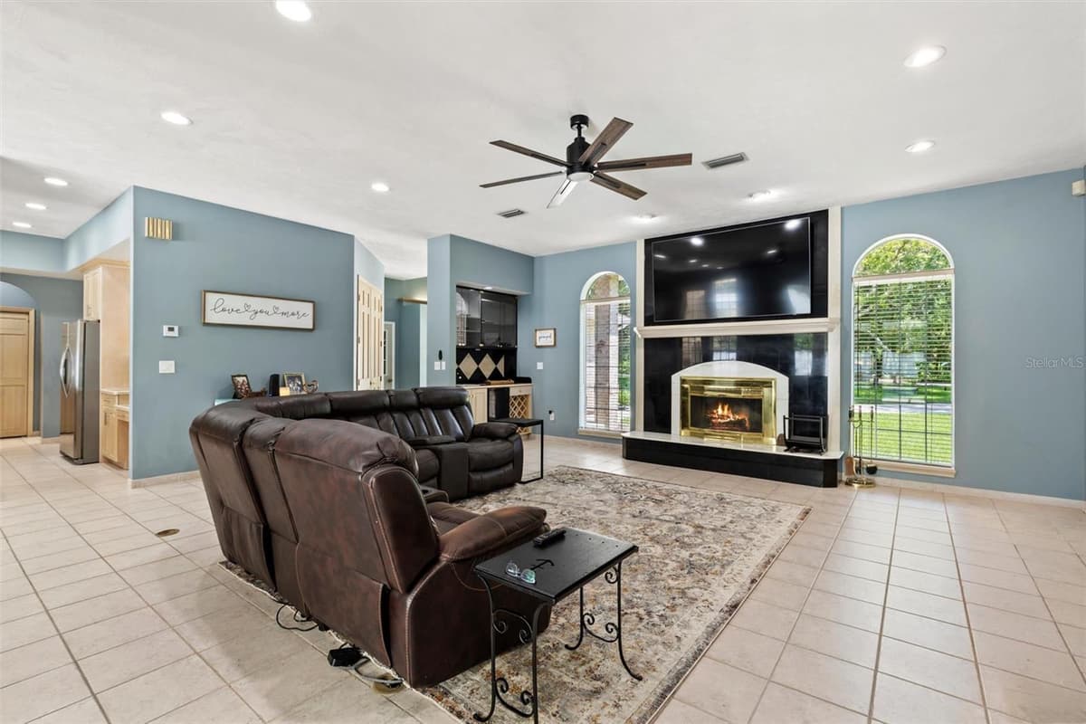 713 ERNEST DRIVE — photo 17 of 100