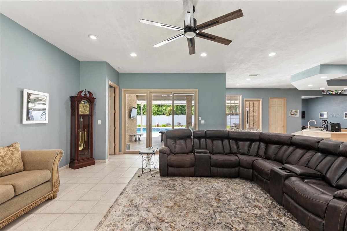 713 ERNEST DRIVE — photo 16 of 100