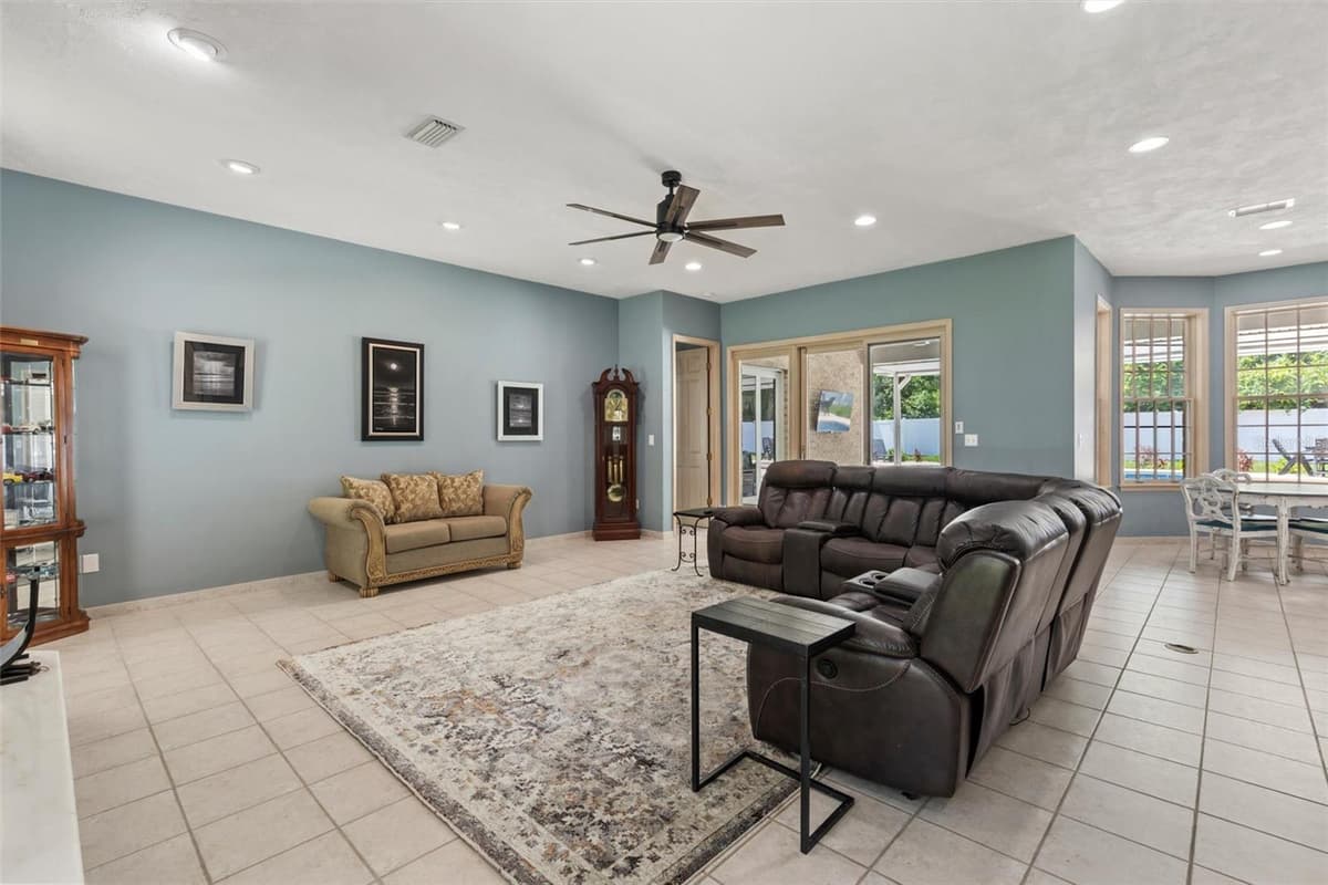 713 ERNEST DRIVE — photo 15 of 100