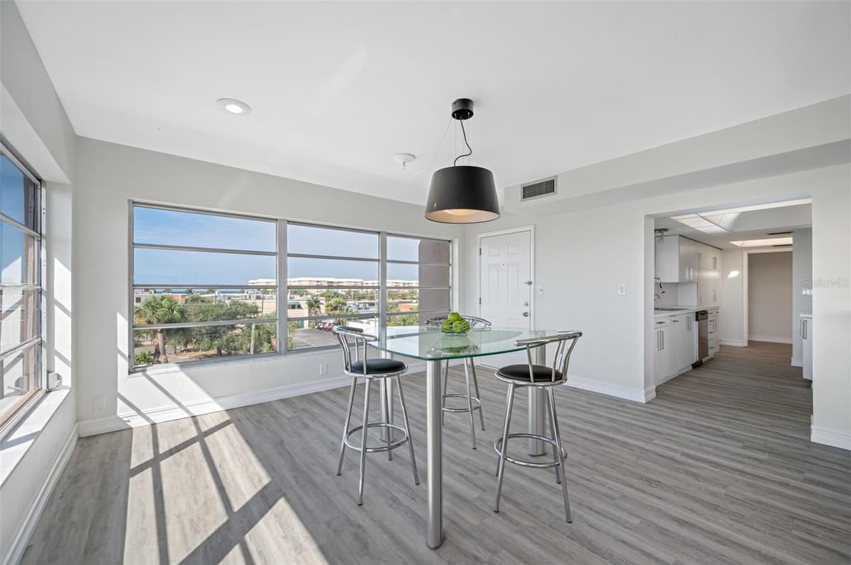 6363 GULF WINDS DRIVE — photo 8 of 58