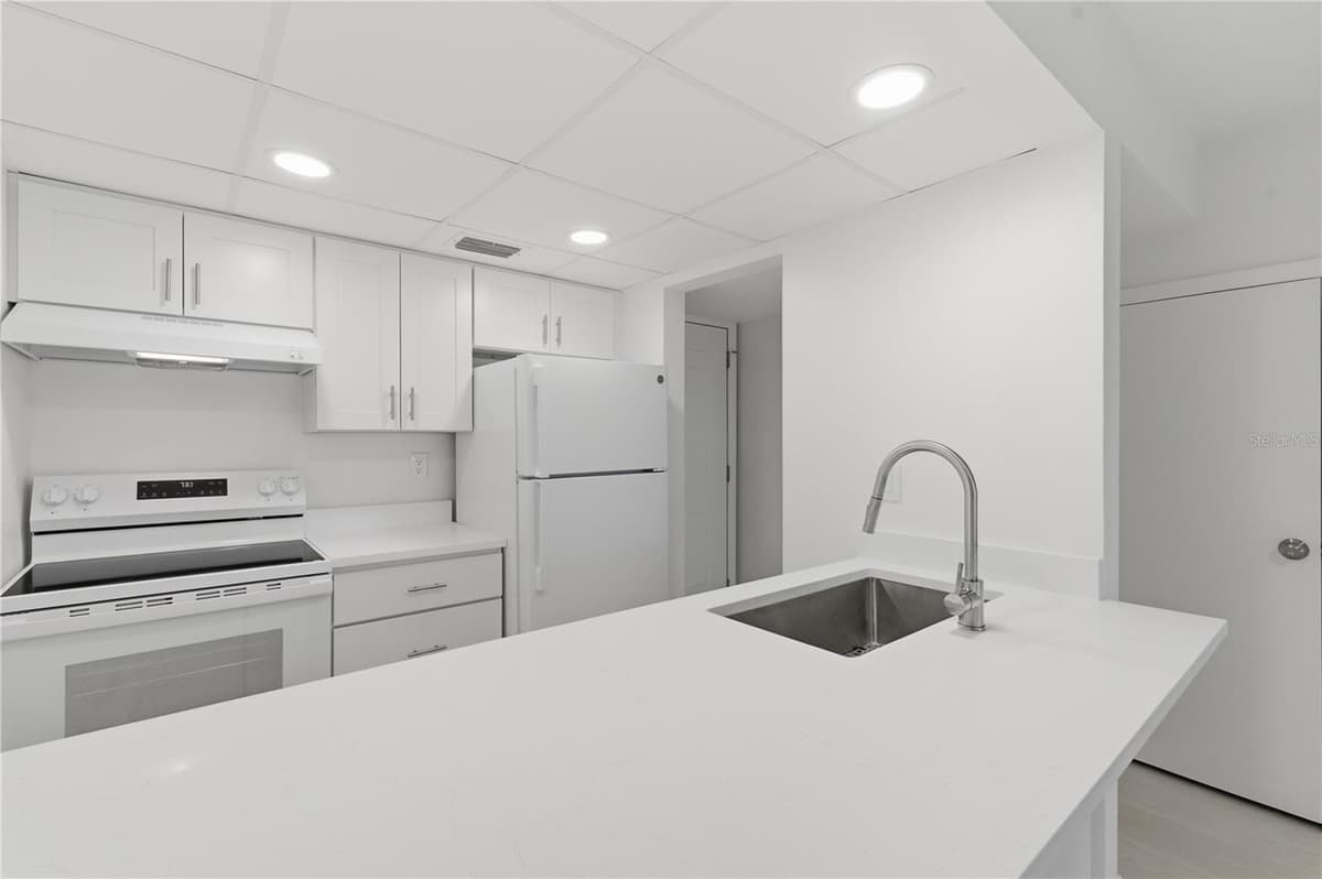 1100 TURNER STREET — photo 7 of 8