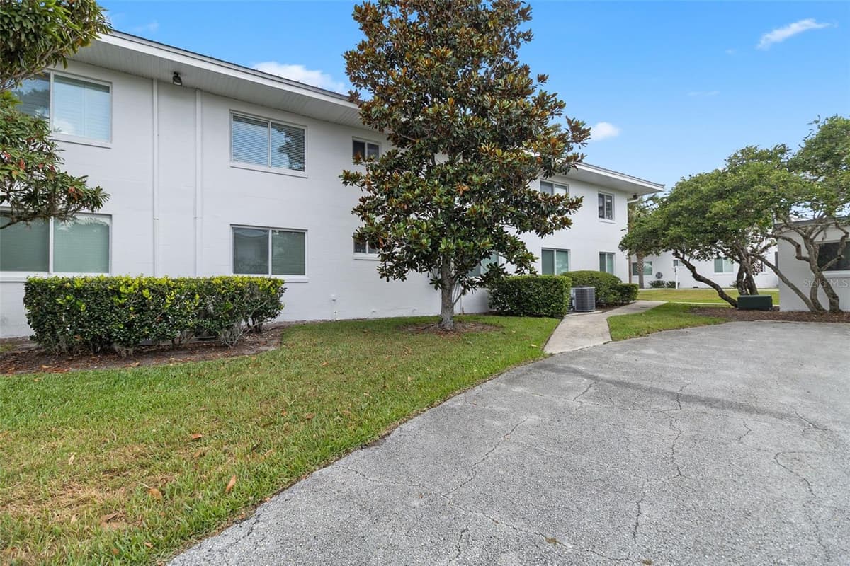 1140 ORLANDO AVENUE — photo 15 of 25