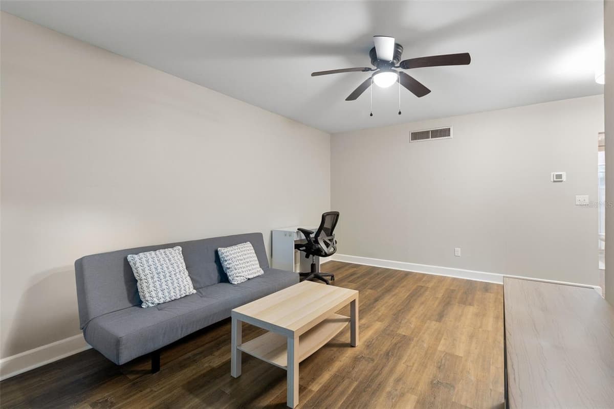 1140 ORLANDO AVENUE — photo 3 of 25