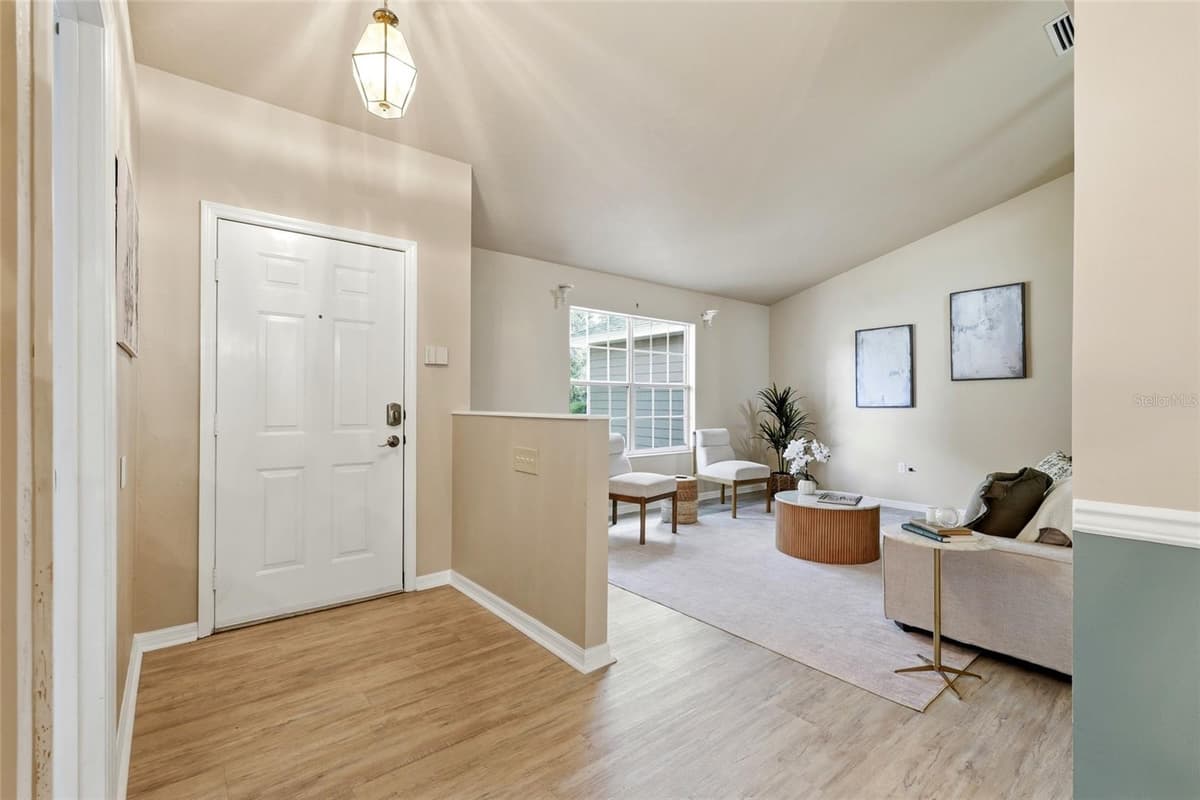 8158 51ST BOULEVARD — photo 4 of 35