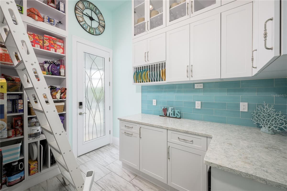 1025 SUDBURY LANE — photo 39 of 88
