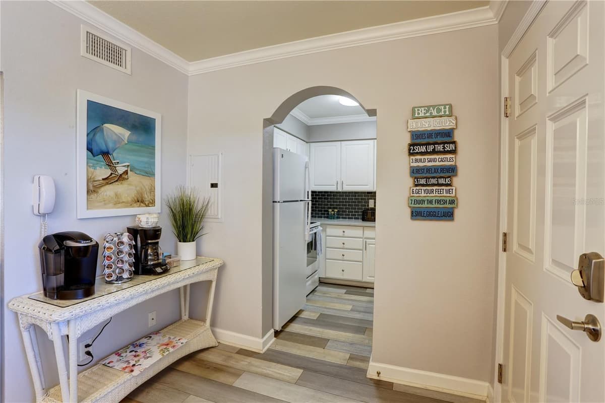 19417 GULF BOULEVARD — photo 7 of 15
