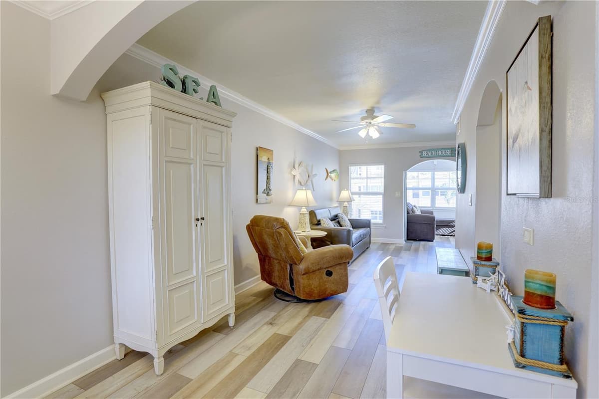 19417 GULF BOULEVARD — photo 11 of 15