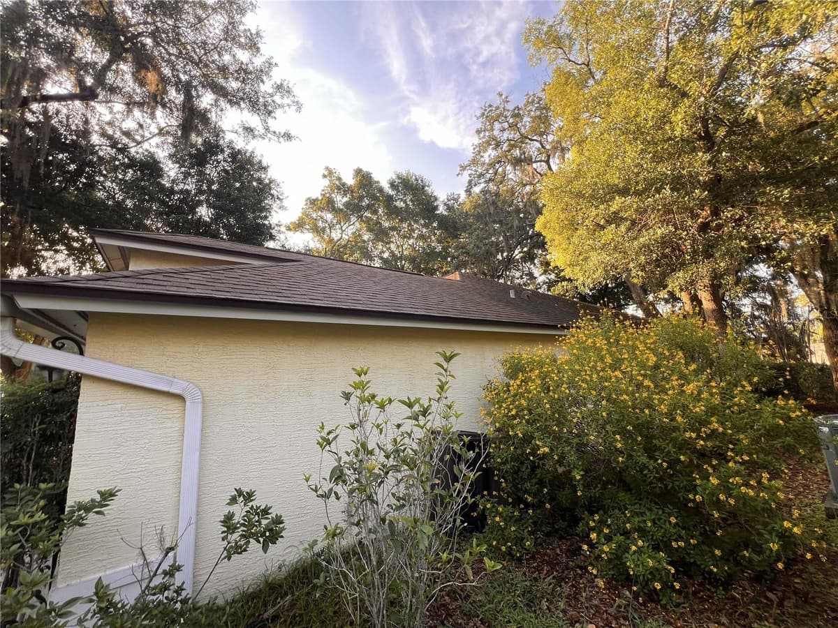 1320 SASSAFRAS AVENUE — photo 4 of 27