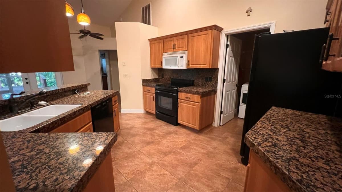1320 SASSAFRAS AVENUE — photo 12 of 27