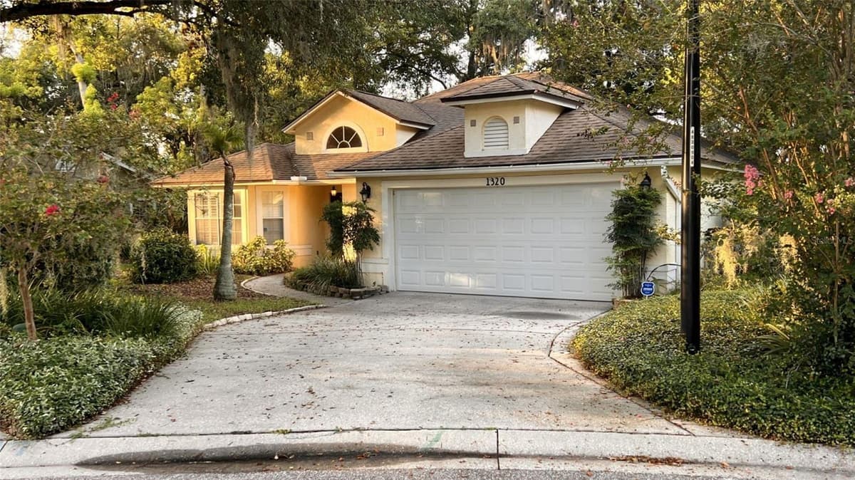 1320 SASSAFRAS AVENUE — photo 1 of 27