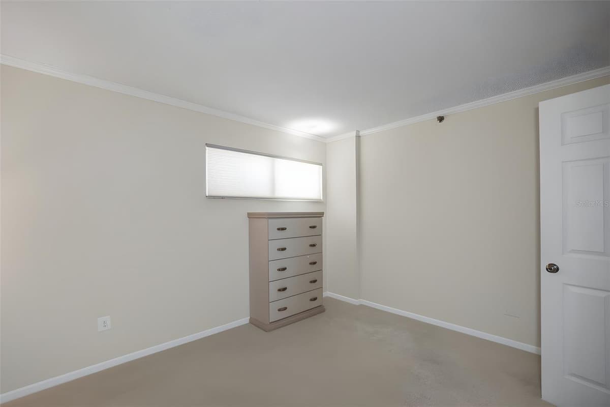 401 150TH AVENUE — photo 34 of 77
